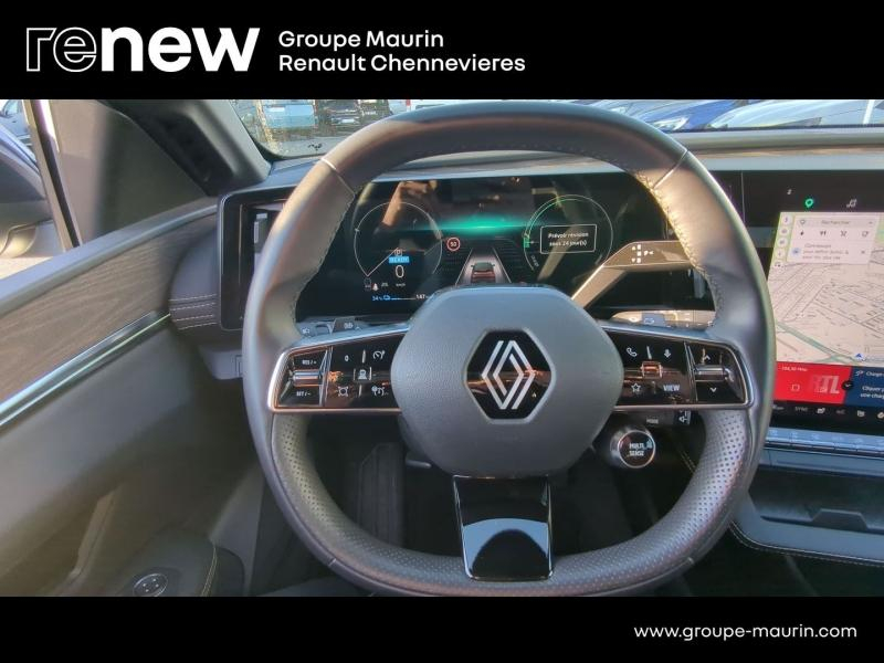 Photo 17 de l’annonce de RENAULT Megane d’occasion à vendre à CHENNEVIÈRES-SUR-MARNE