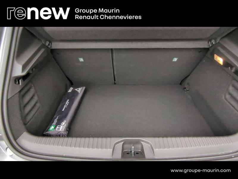Photo 12 de l’annonce de RENAULT Clio d’occasion à vendre à CHENNEVIÈRES-SUR-MARNE