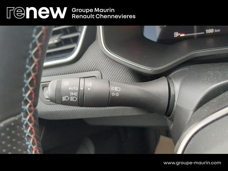 Photo 19 de l’annonce de RENAULT Clio d’occasion à vendre à CHENNEVIÈRES-SUR-MARNE