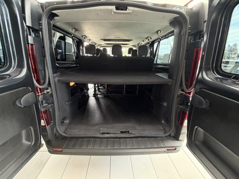 Photo 10 de l’annonce de NISSAN Primastar Combi d’occasion à vendre à PAYS DE GEX