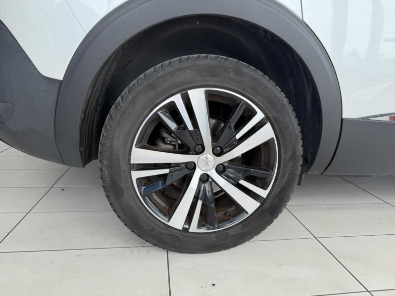 Photo 5 de l’annonce de PEUGEOT 5008 d’occasion à vendre à PAYS DE GEX