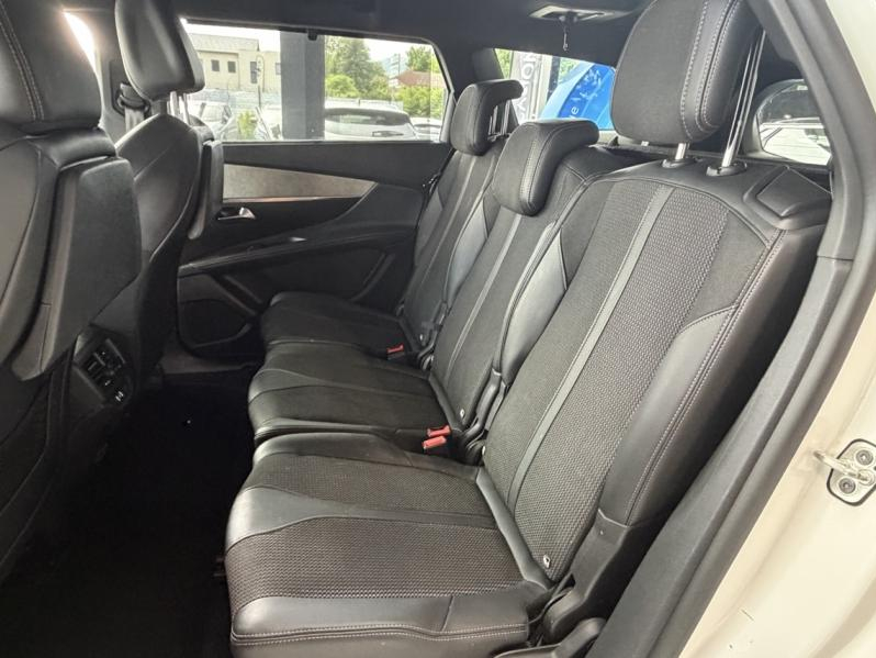 Photo 10 de l’annonce de PEUGEOT 5008 d’occasion à vendre à PAYS DE GEX