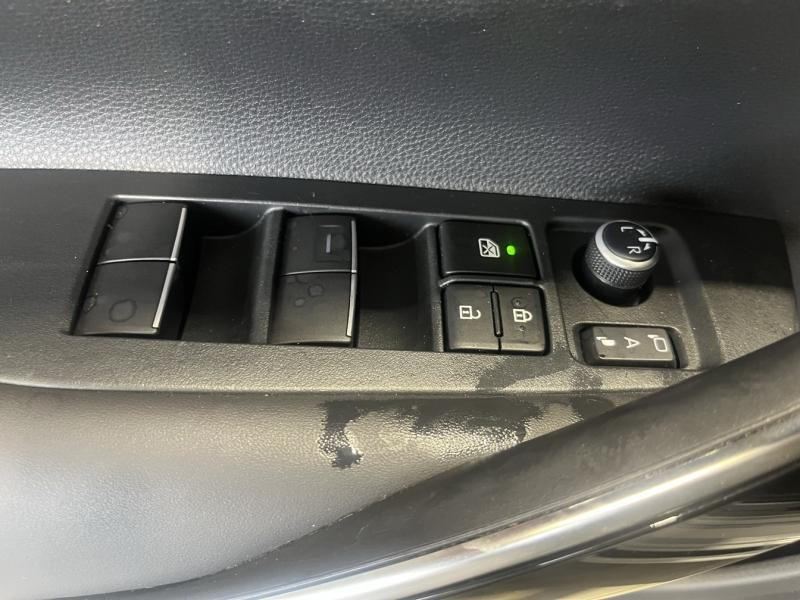 Photo 8 de l’annonce de TOYOTA Corolla d’occasion à vendre à LATTES