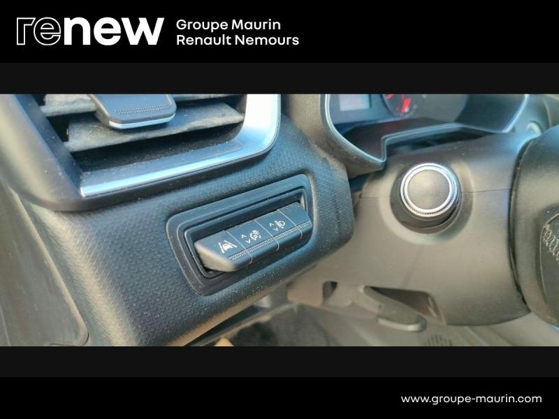 Photo 19 de l’annonce de RENAULT Clio d’occasion à vendre à SAINT PIERRE LES NEMOURS