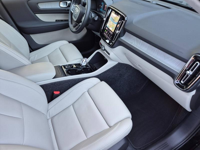 Photo 5 de l’annonce de VOLVO XC40 d’occasion à vendre à FRÉJUS