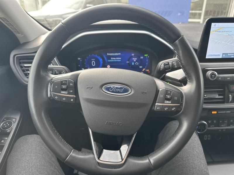 Photo 10 de l’annonce de FORD Kuga d’occasion à vendre à MARTIGUES