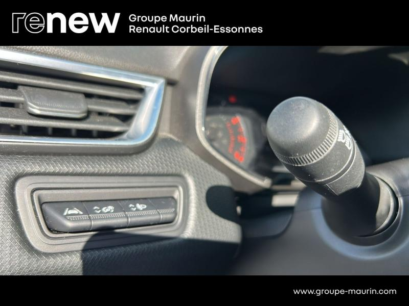 Photo 15 de l’annonce de RENAULT Clio d’occasion à vendre à CORBEIL-ESSONNES