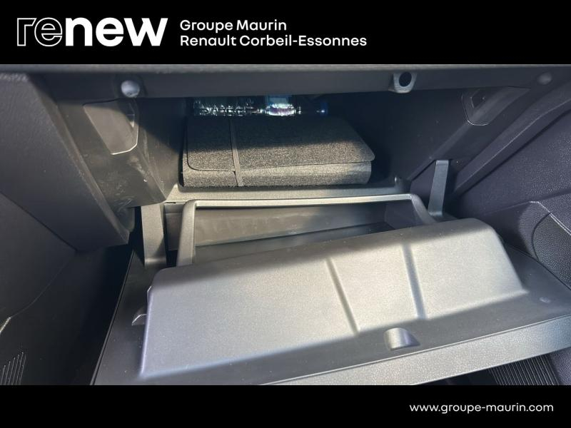 Photo 19 de l’annonce de RENAULT Clio d’occasion à vendre à CORBEIL-ESSONNES