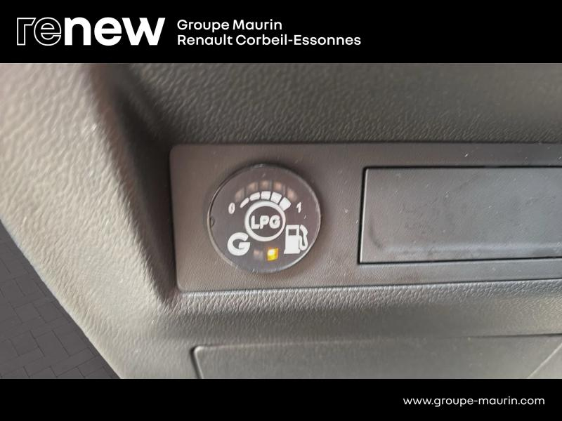 Photo 20 de l’annonce de RENAULT Captur d’occasion à vendre à CHENNEVIÈRES-SUR-MARNE