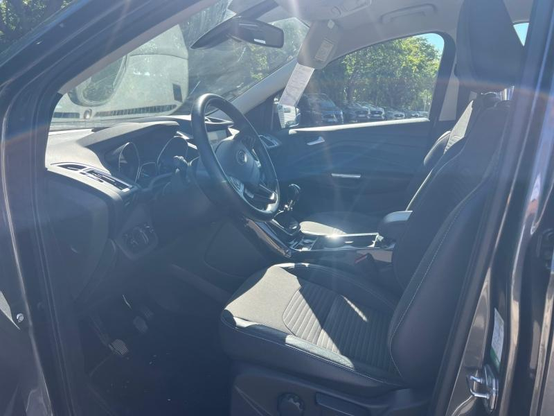 Photo 17 de l’annonce de FORD Kuga d’occasion à vendre à TOULON