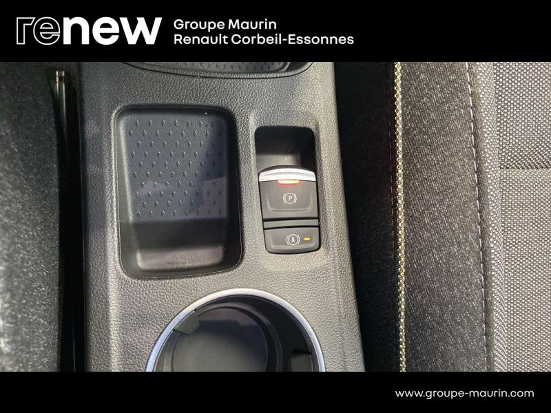 Photo 20 de l’annonce de RENAULT  d’occasion à vendre à CORBEIL-ESSONNES