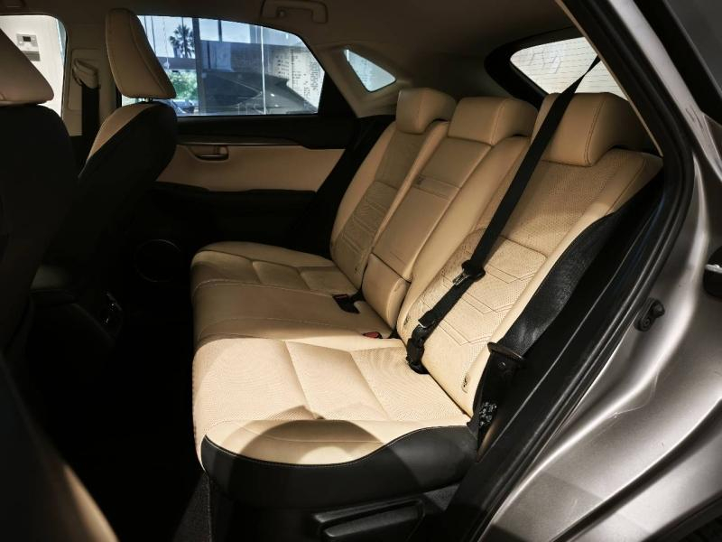 Photo 11 de l’annonce de LEXUS NX d’occasion à vendre à LATTES