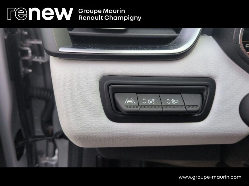 Photo 18 de l’annonce de RENAULT Clio d’occasion à vendre à CHAMPIGNY-SUR-MARNE