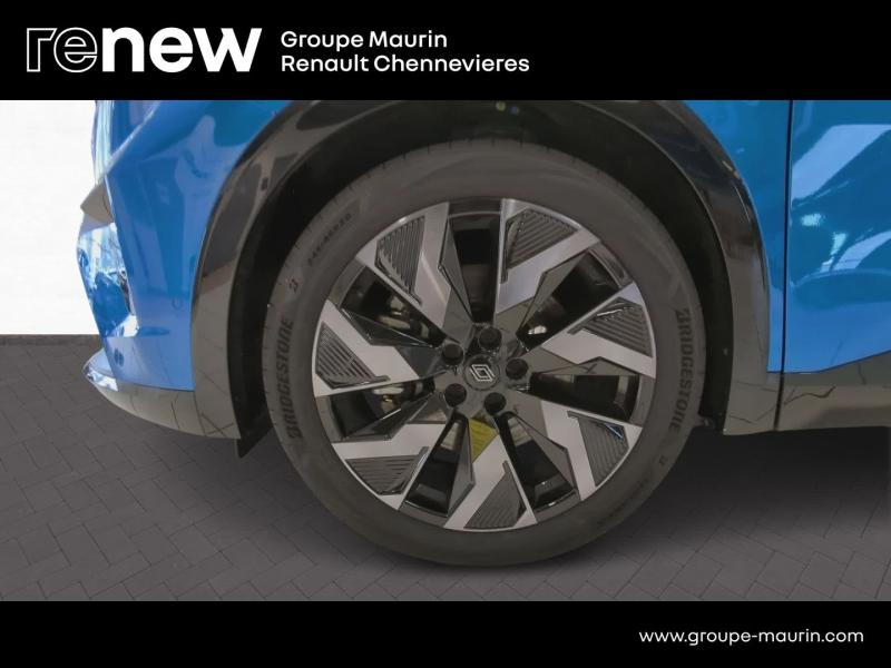 Photo 7 de l’annonce de RENAULT  d’occasion à vendre à CHENNEVIÈRES-SUR-MARNE
