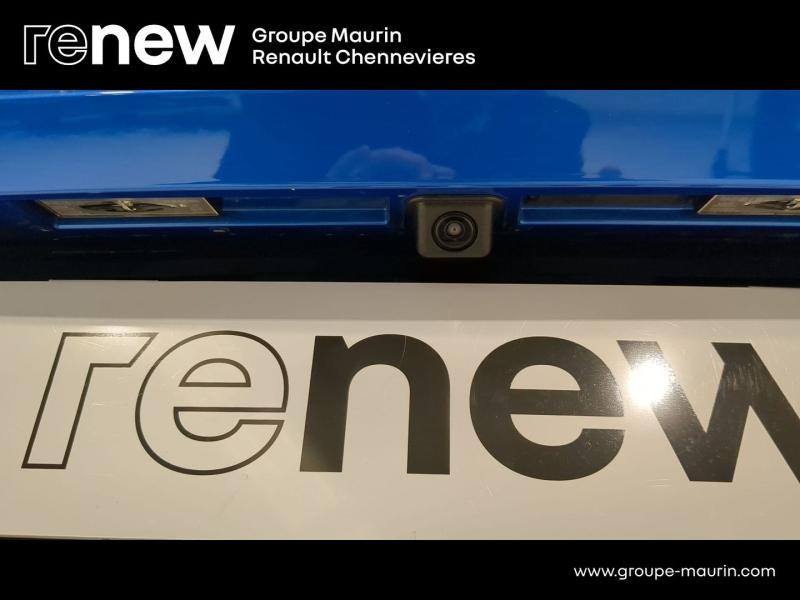 Photo 12 de l’annonce de RENAULT  d’occasion à vendre à CHENNEVIÈRES-SUR-MARNE