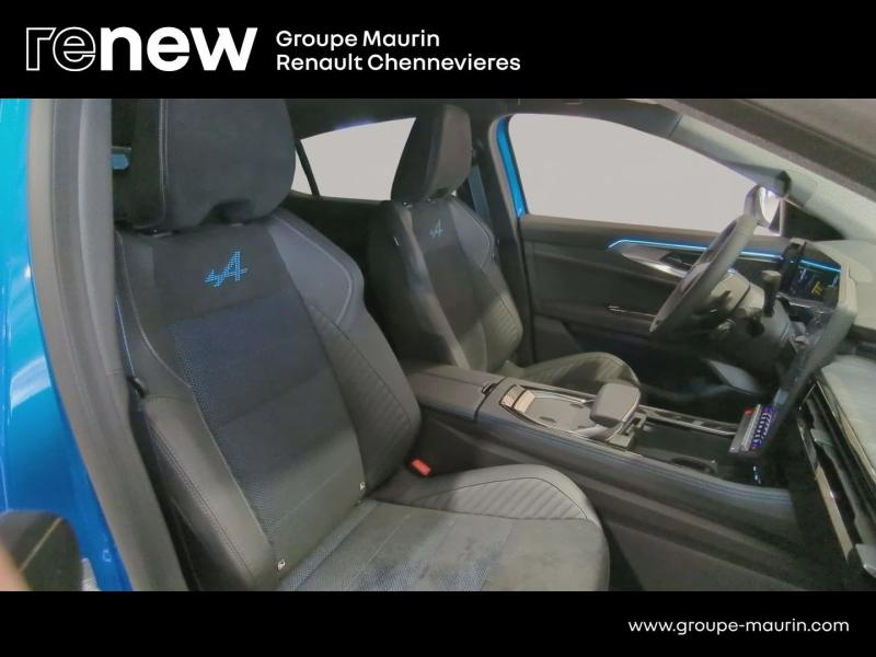 Photo 15 de l’annonce de RENAULT  d’occasion à vendre à CHENNEVIÈRES-SUR-MARNE