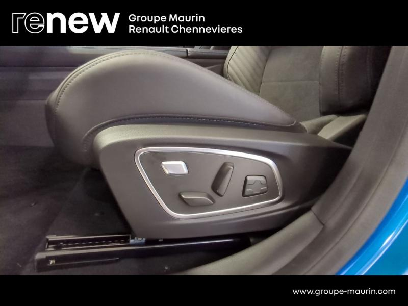 Photo 18 de l’annonce de RENAULT  d’occasion à vendre à CHENNEVIÈRES-SUR-MARNE