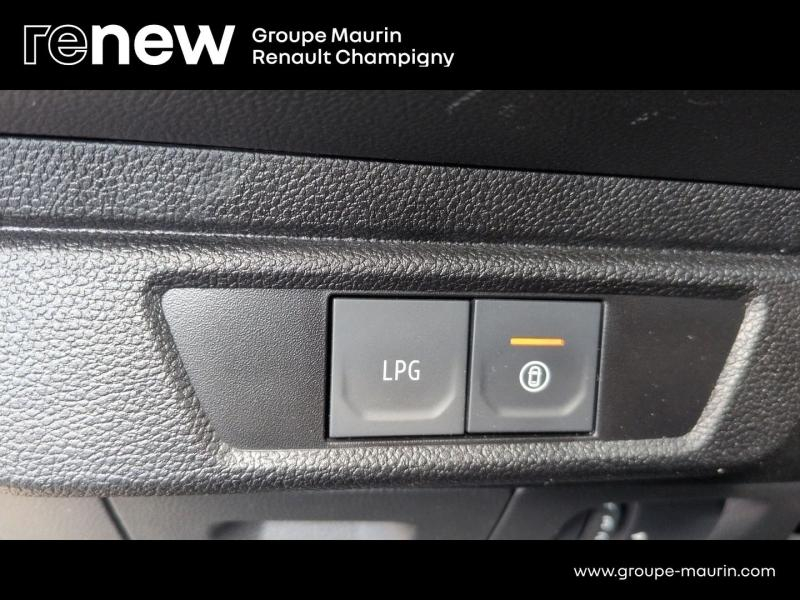 Photo 15 de l’annonce de DACIA Sandero d’occasion à vendre à CHAMPIGNY-SUR-MARNE