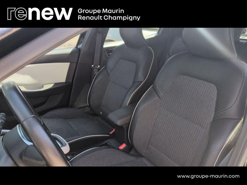 Photo 10 de l’annonce de RENAULT Clio d’occasion à vendre à CHAMPIGNY-SUR-MARNE