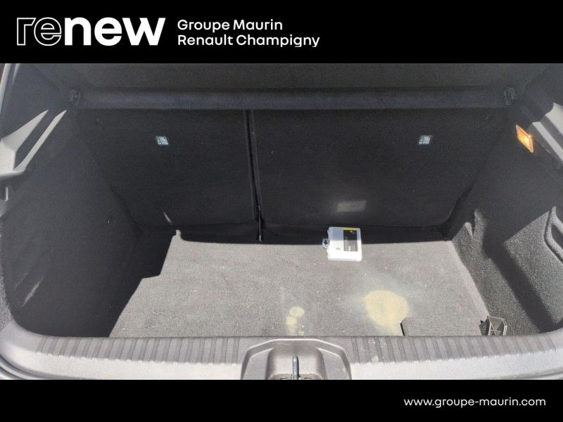 Photo 8 de l’annonce de RENAULT Clio d’occasion à vendre à CHAMPIGNY-SUR-MARNE