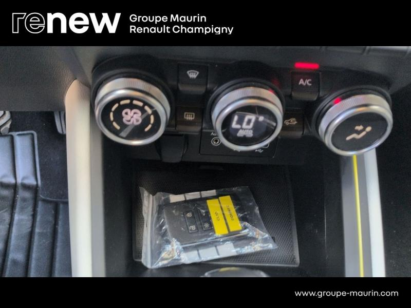 Photo 18 de l’annonce de RENAULT Clio d’occasion à vendre à CHAMPIGNY-SUR-MARNE