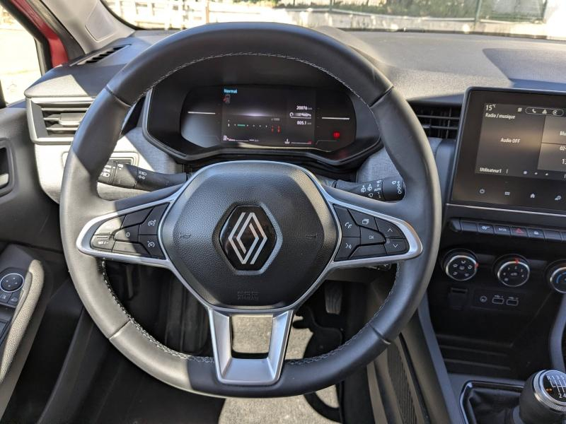 Photo 16 de l’annonce de RENAULT Clio d’occasion à vendre à GAP