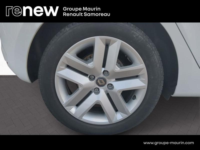 Photo 7 de l’annonce de RENAULT Clio d’occasion à vendre à SAMOREAU