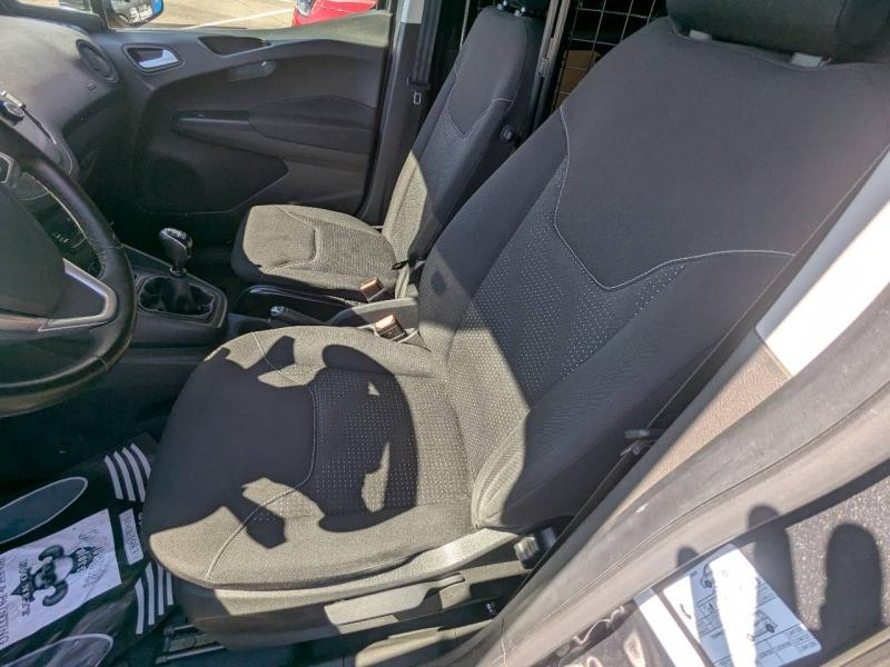 Photo 12 de l’annonce de FORD Transit Courier VUL d’occasion à vendre à FRÉJUS