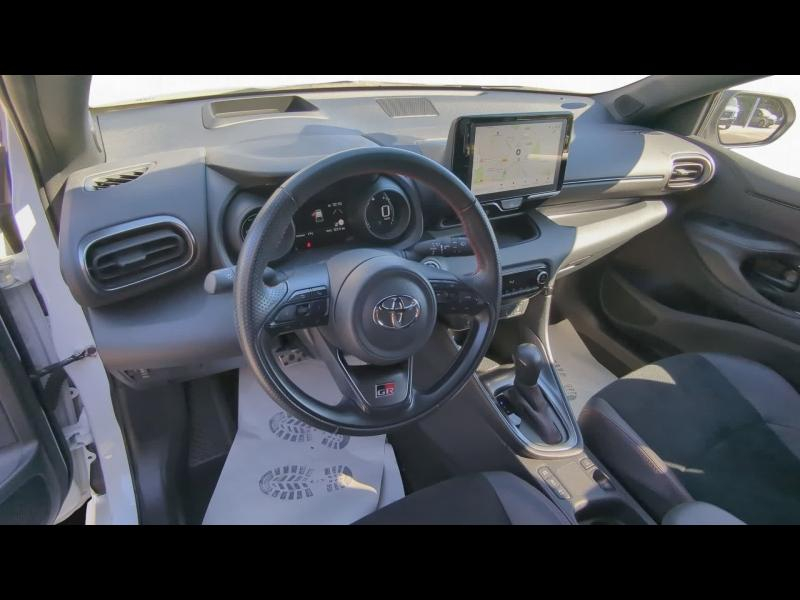 Photo 13 de l’annonce de TOYOTA Yaris d’occasion à vendre à NÎMES