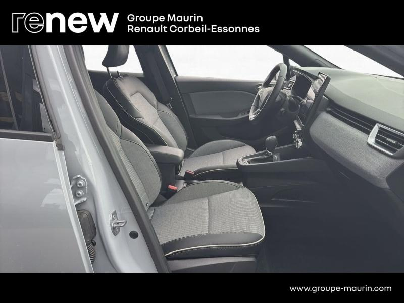 Photo 17 de l’annonce de RENAULT Clio d’occasion à vendre à CORBEIL-ESSONNES
