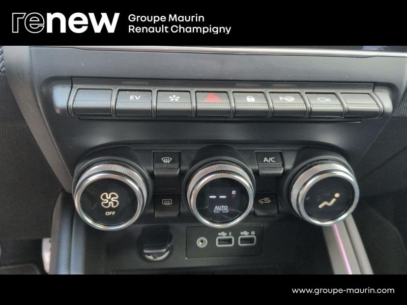 Photo 19 de l’annonce de RENAULT Clio d’occasion à vendre à CHAMPIGNY-SUR-MARNE