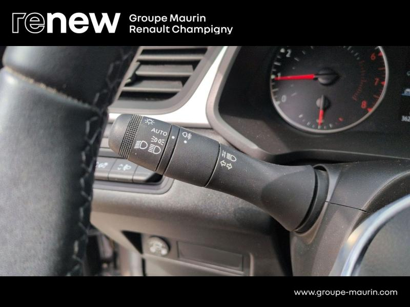 Photo 19 de l’annonce de RENAULT Captur d’occasion à vendre à CHAMPIGNY-SUR-MARNE