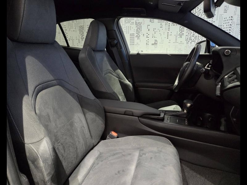 Photo 10 de l’annonce de LEXUS UX d’occasion à vendre à AUBIÈRE