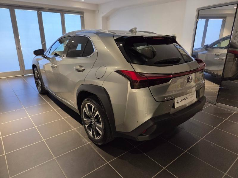 Photo 14 de l’annonce de LEXUS UX d’occasion à vendre à AUBIÈRE