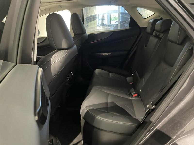 Photo 12 de l’annonce de LEXUS NX d’occasion à vendre à LATTES