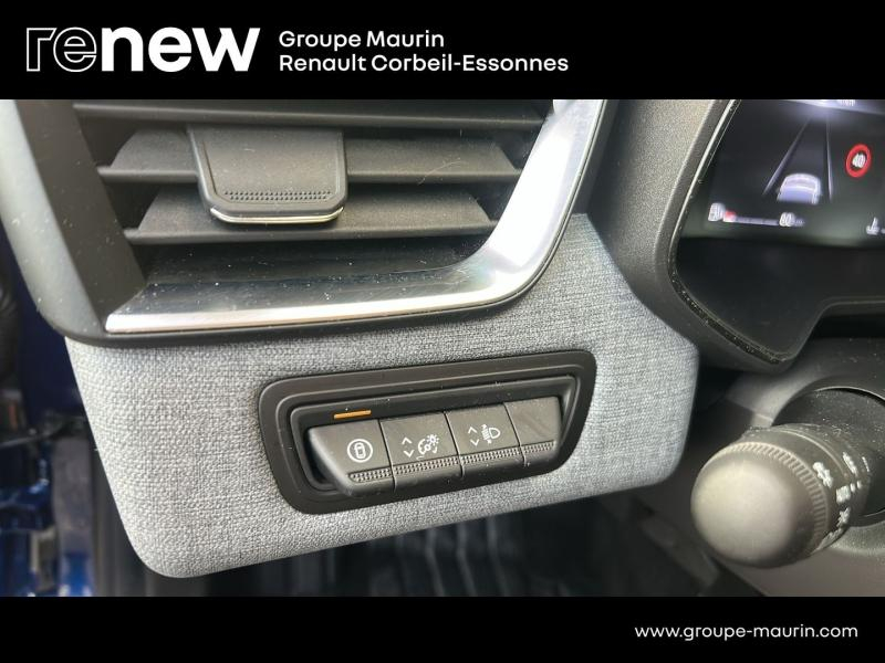 Photo 16 de l’annonce de RENAULT Clio d’occasion à vendre à CORBEIL-ESSONNES