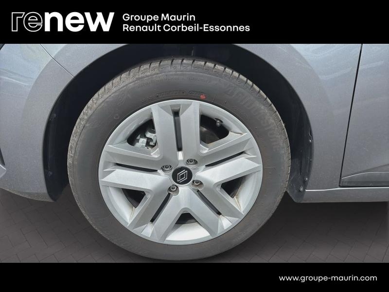 Photo 9 de l’annonce de RENAULT Clio d’occasion à vendre à CORBEIL-ESSONNES