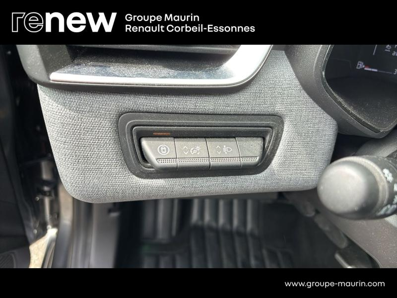 Photo 16 de l’annonce de RENAULT Clio d’occasion à vendre à CORBEIL-ESSONNES