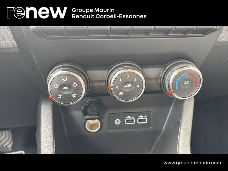 Photo 18 de l’annonce de RENAULT Clio d’occasion à vendre à CORBEIL-ESSONNES
