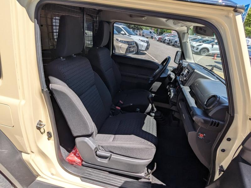 Photo 13 de l’annonce de SUZUKI Jimny d’occasion à vendre à DRAGUIGNAN