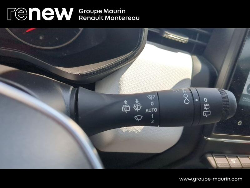 Photo 17 de l’annonce de RENAULT Clio d’occasion à vendre à VARENNES SUR SEINE