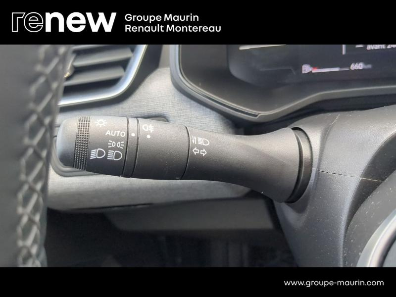 Photo 15 de l’annonce de RENAULT Clio d’occasion à vendre à VARENNES SUR SEINE