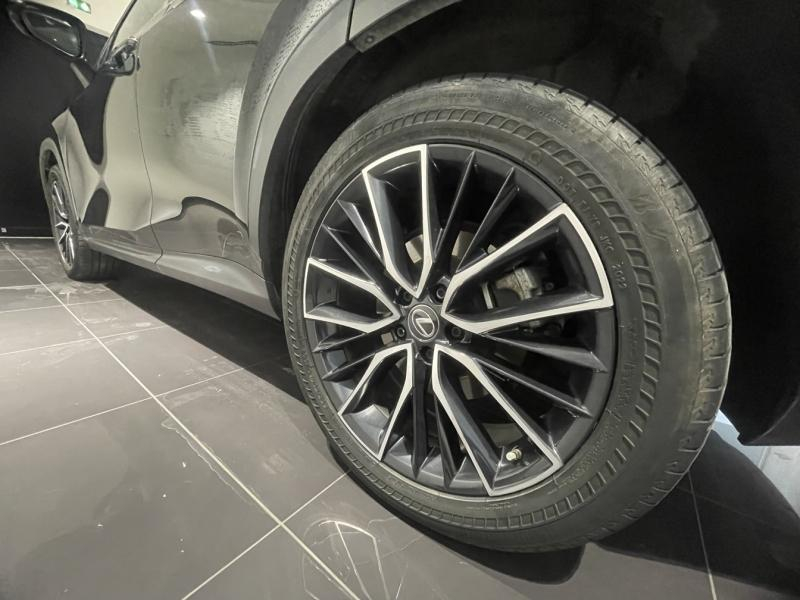 Photo 9 de l’annonce de LEXUS NX d’occasion à vendre à LATTES