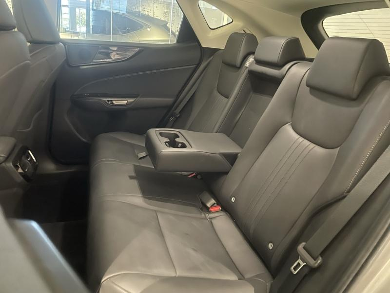 Photo 14 de l’annonce de LEXUS NX d’occasion à vendre à LATTES