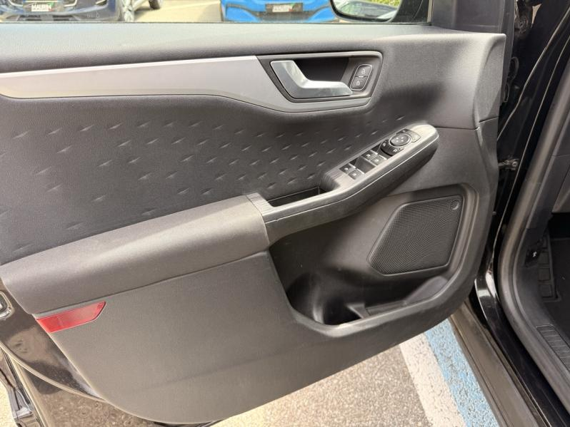 Photo 10 de l’annonce de FORD Kuga d’occasion à vendre à AUBAGNE