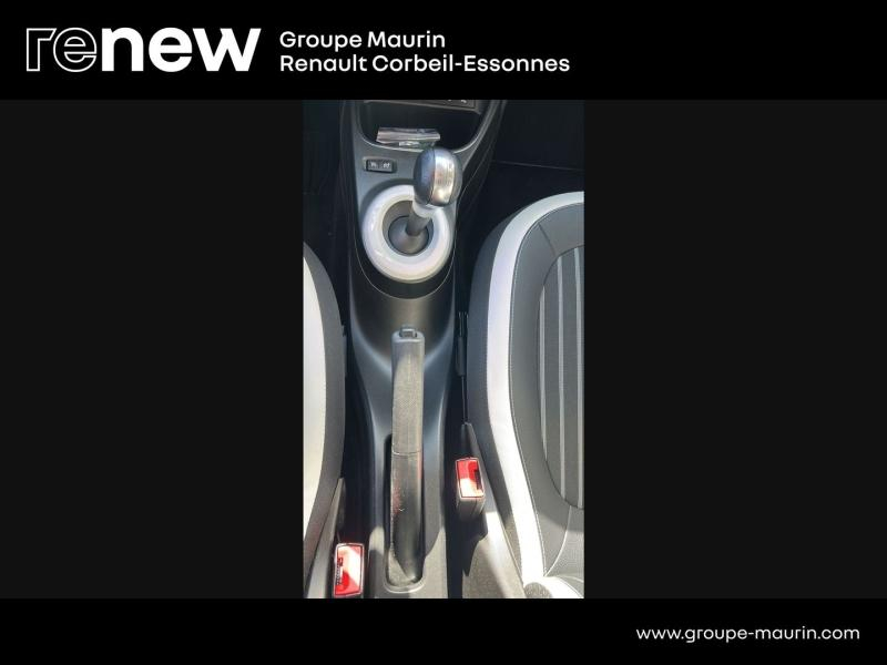 Photo 20 de l’annonce de RENAULT Twingo d’occasion à vendre à CORBEIL-ESSONNES