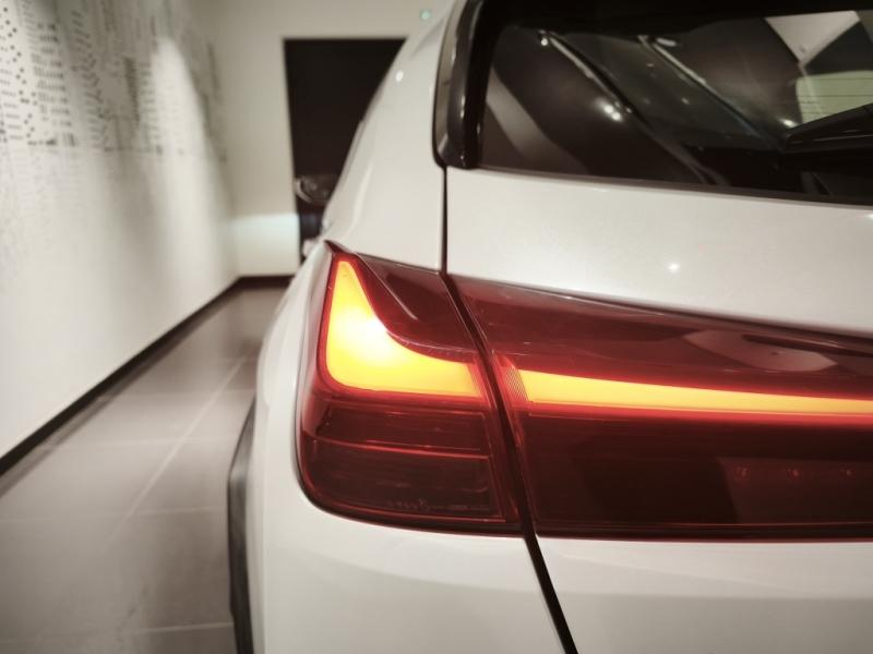 Photo 8 de l’annonce de LEXUS UX d’occasion à vendre à LATTES