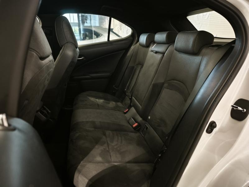Photo 12 de l’annonce de LEXUS UX d’occasion à vendre à LATTES