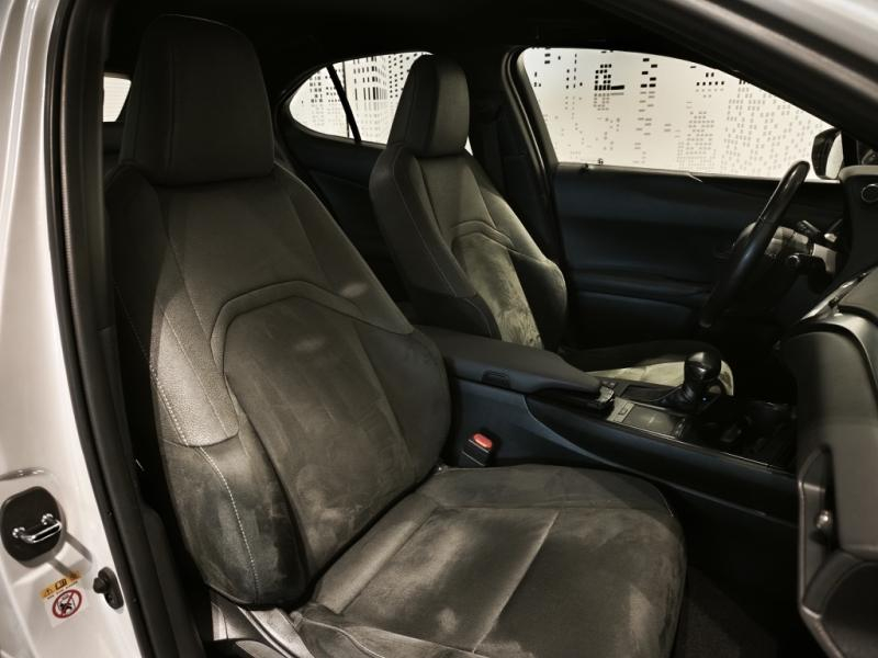 Photo 18 de l’annonce de LEXUS UX d’occasion à vendre à LATTES
