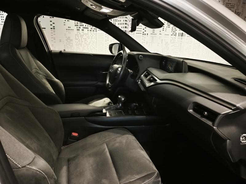 Photo 19 de l’annonce de LEXUS UX d’occasion à vendre à LATTES
